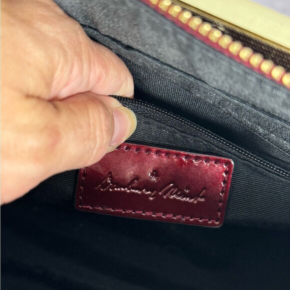 Danbury Mint Wine Embossed Leather Bag with Wallet - Picture 9 of 15